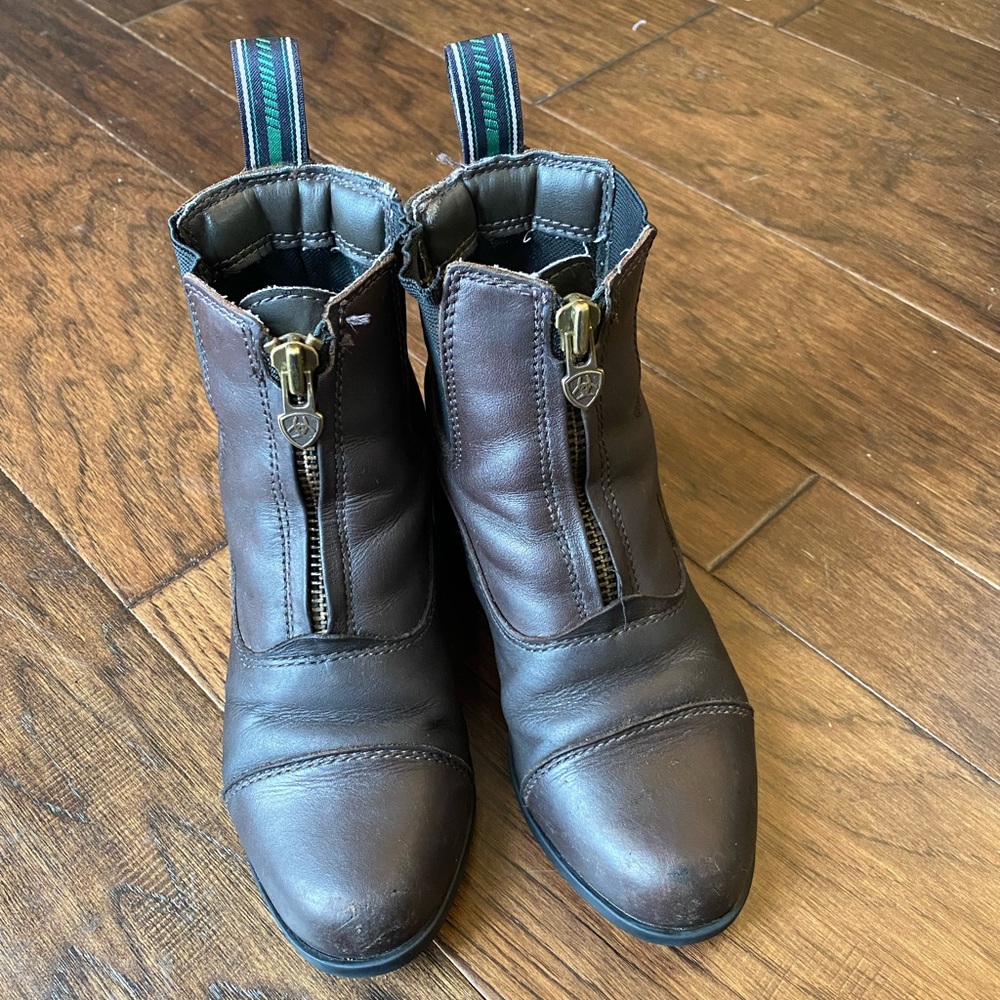 Ariat girls paddock boots